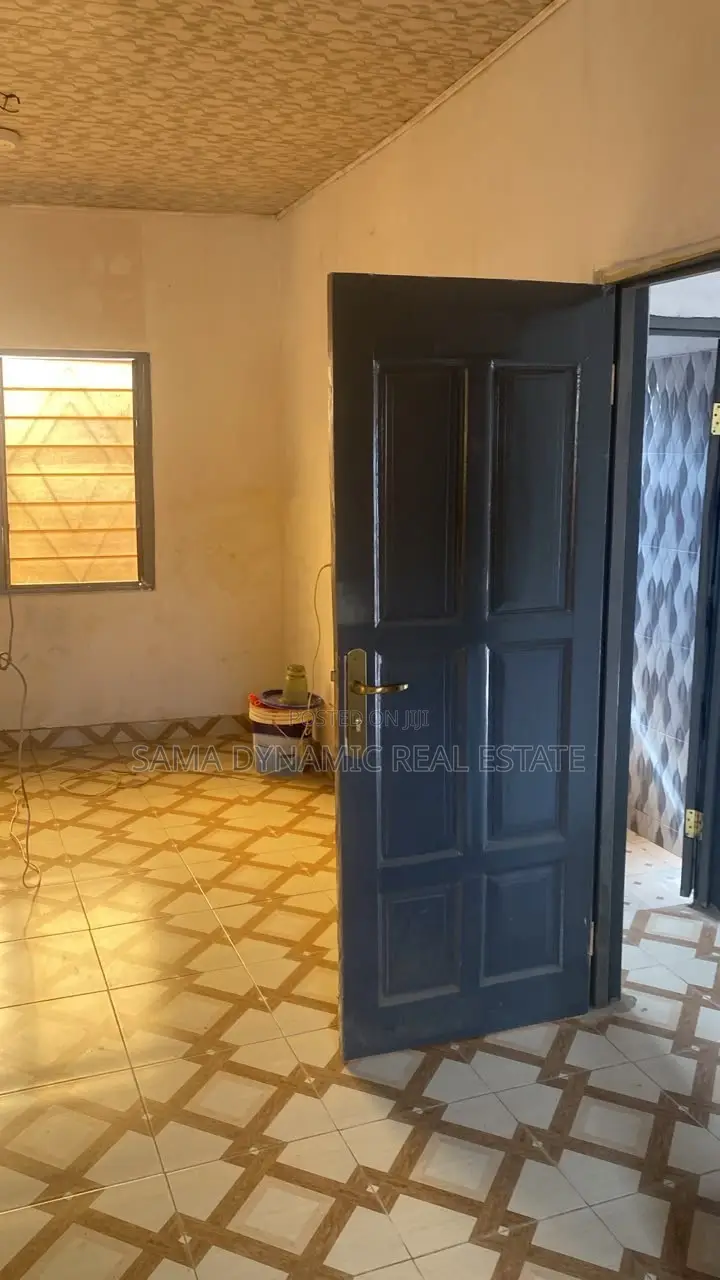2bdrm House in Labadi for rent