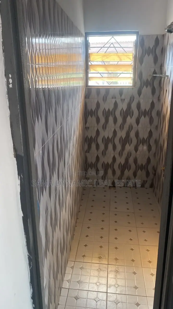 2bdrm House in Labadi for rent