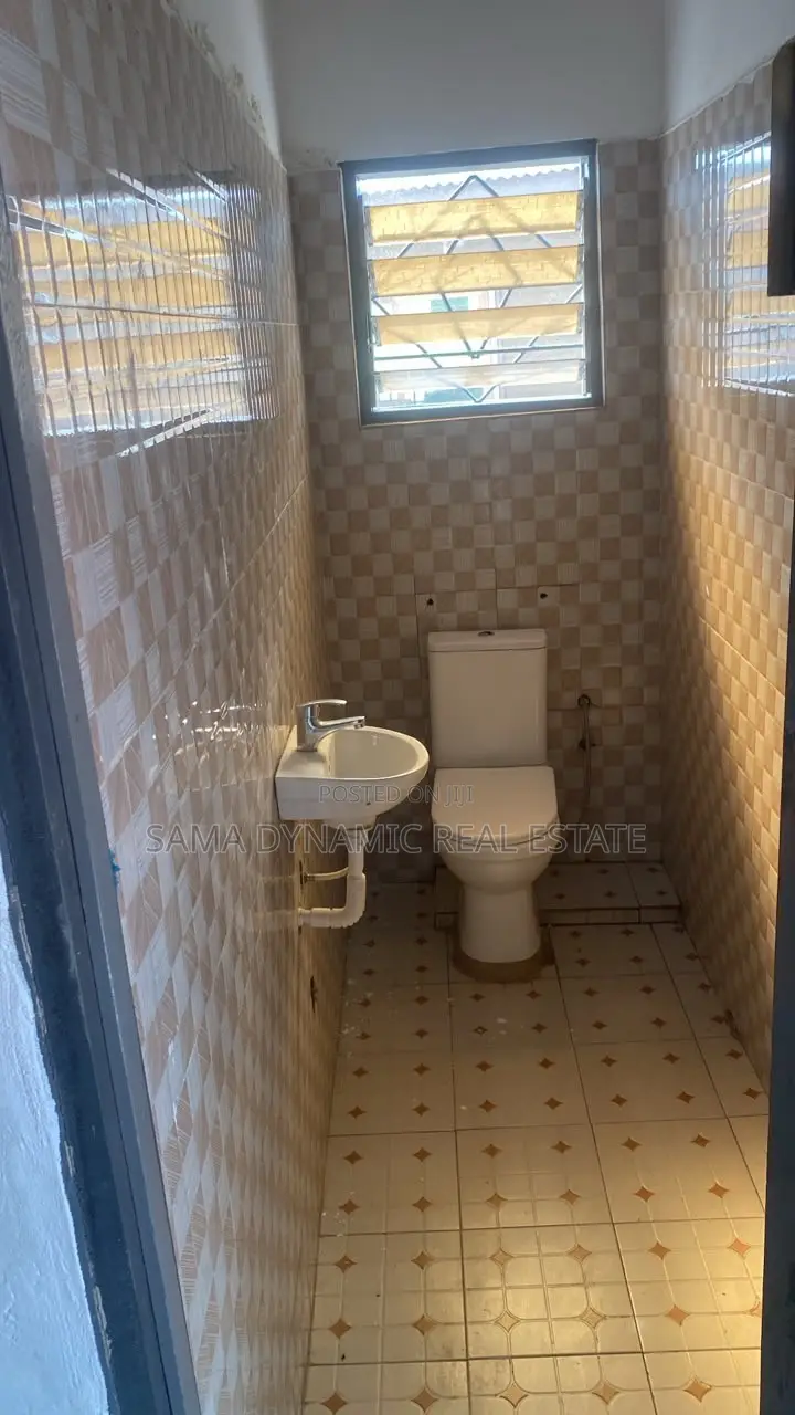 2bdrm House in Labadi for rent