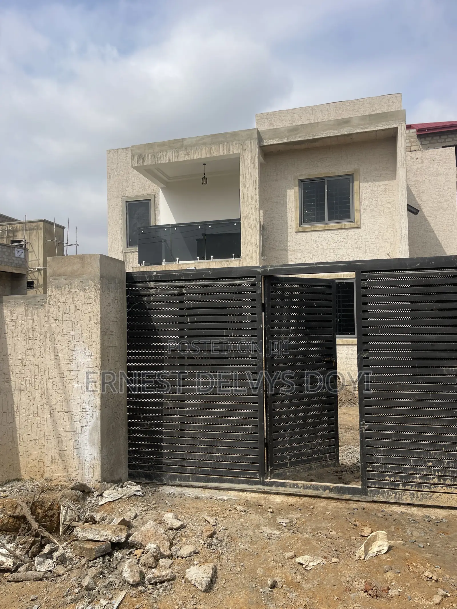 4bdrm House in Adentan, Barrier for sale