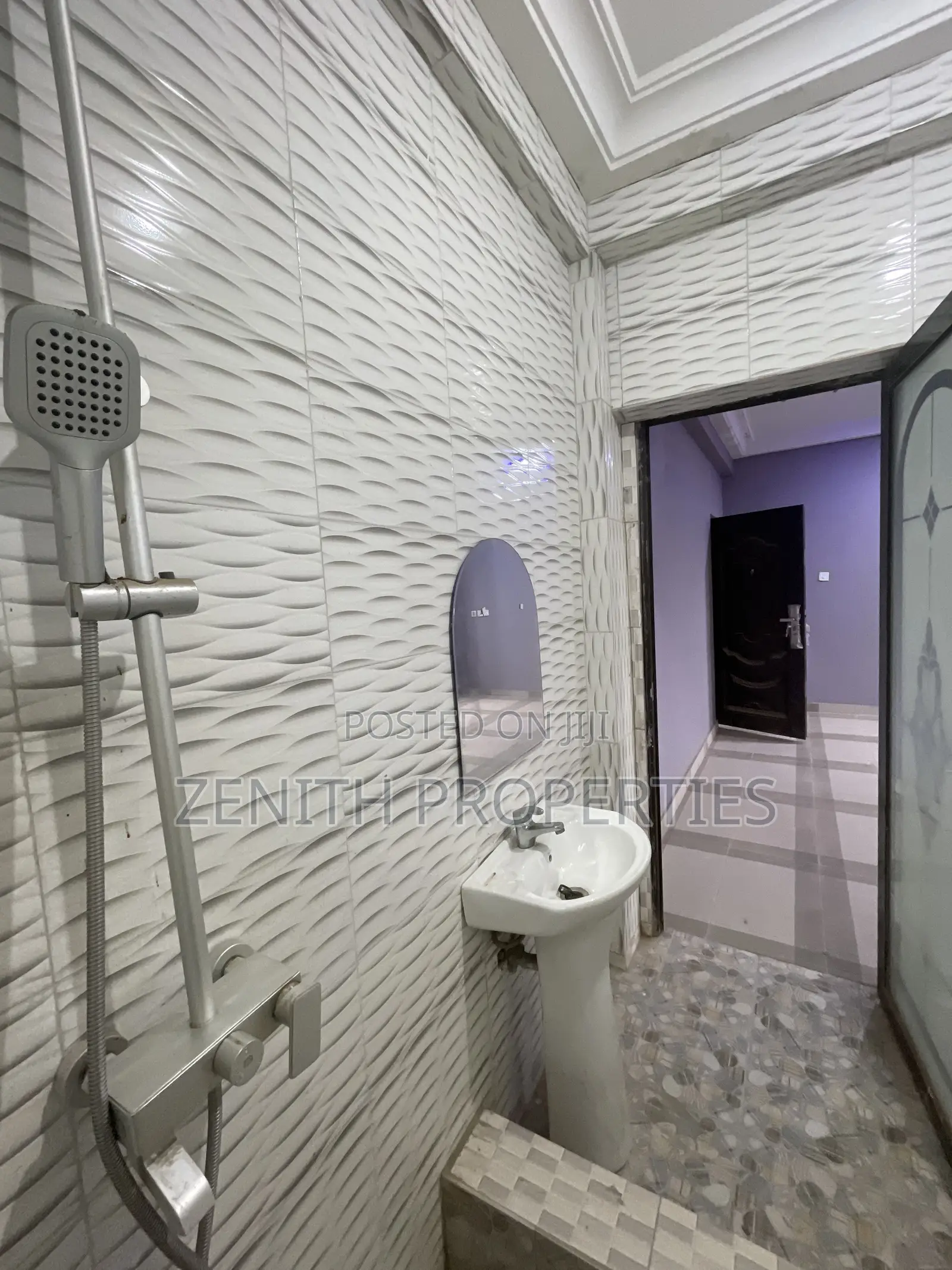 2bdrm Apartment in Zenith Realty, West Hills Mall Area for rent