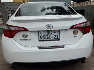 Toyota Corolla LE 4dr Sedan (1.8L 4cyl CVT) 2016 White