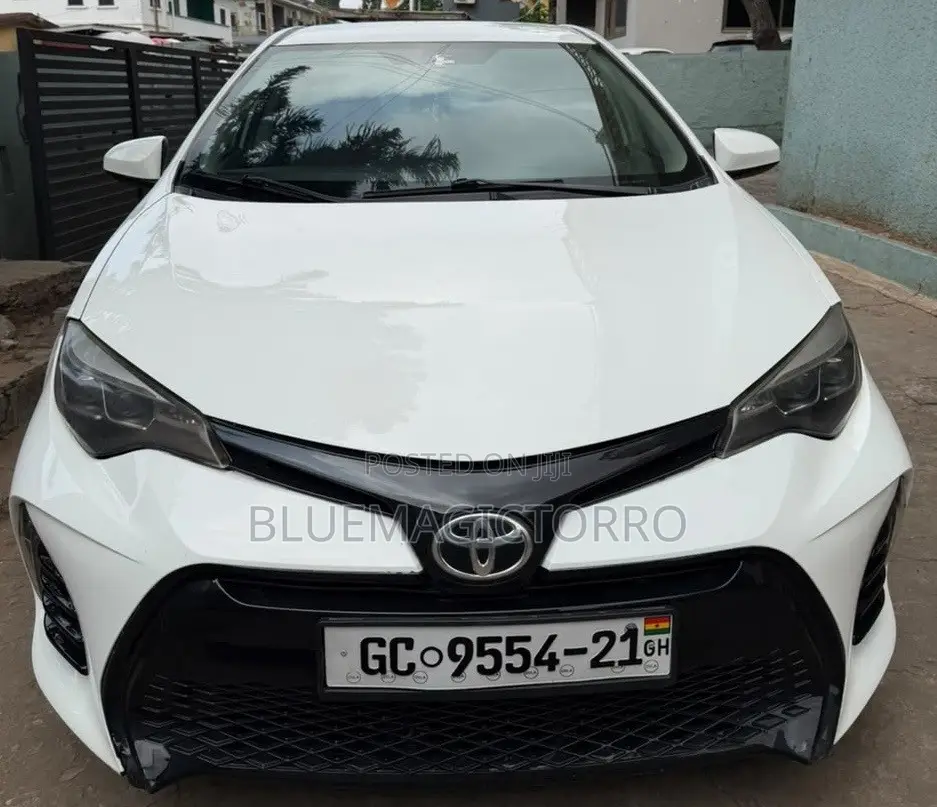 Toyota Corolla LE 4dr Sedan (1.8L 4cyl CVT) 2016 White