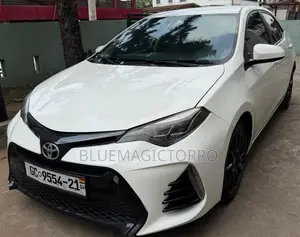 Toyota Corolla LE 4dr Sedan (1.8L 4cyl CVT) 2016 White