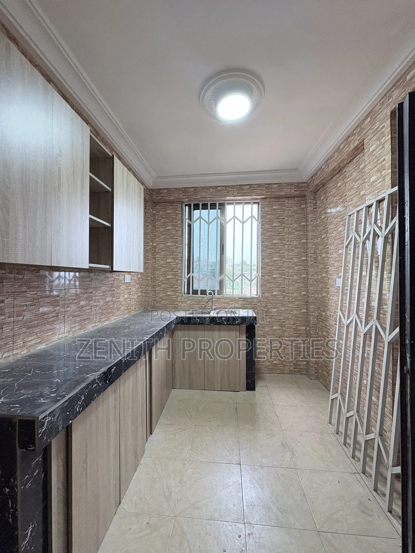 2bdrm Apartment in Zenith Realty, West Hills Mall Area for rent