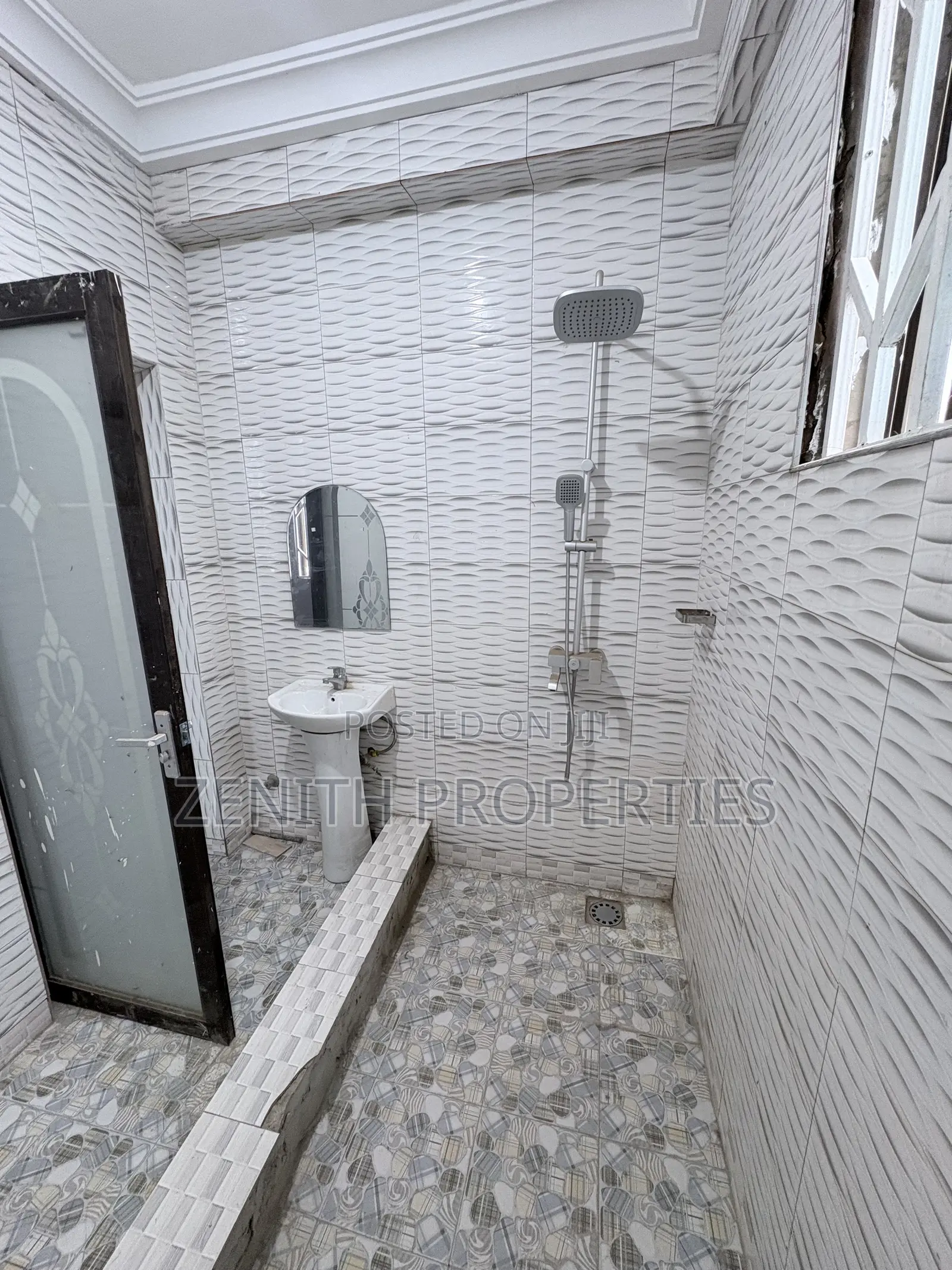 2bdrm Apartment in Zenith Realty, West Hills Mall Area for rent