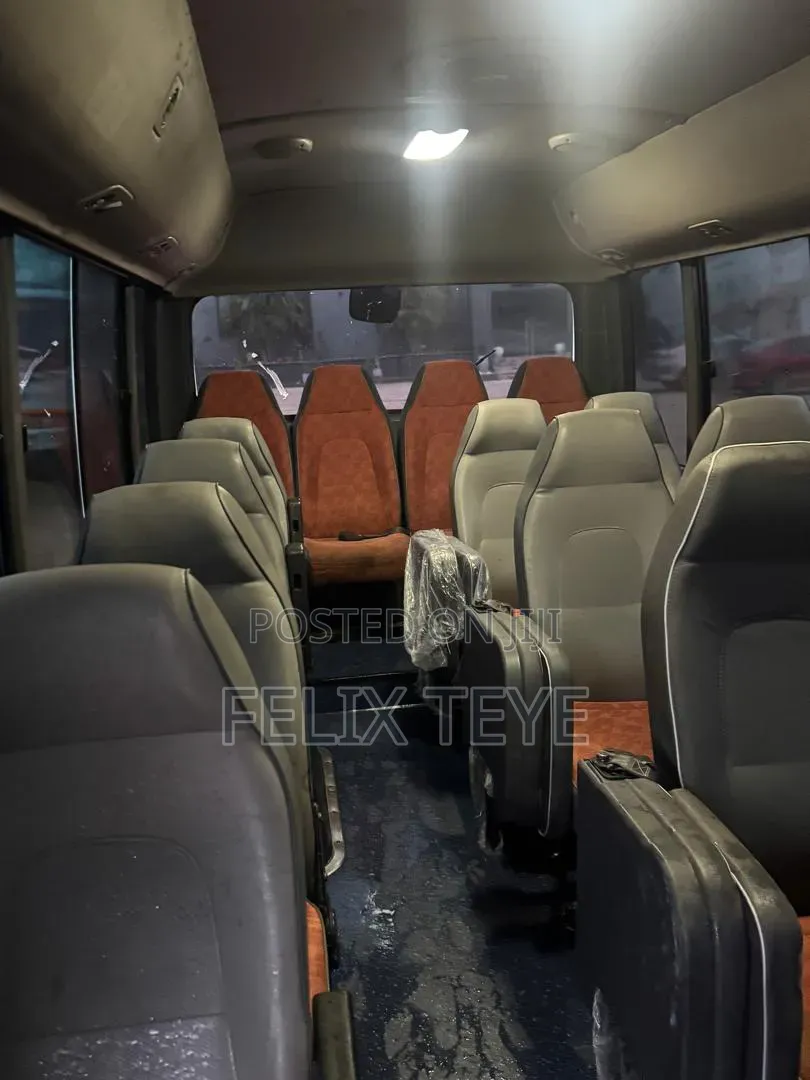 Hyundai County 2015 Grey
