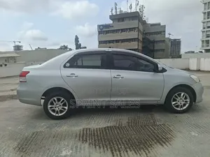 Toyota Belta 2009 Silver