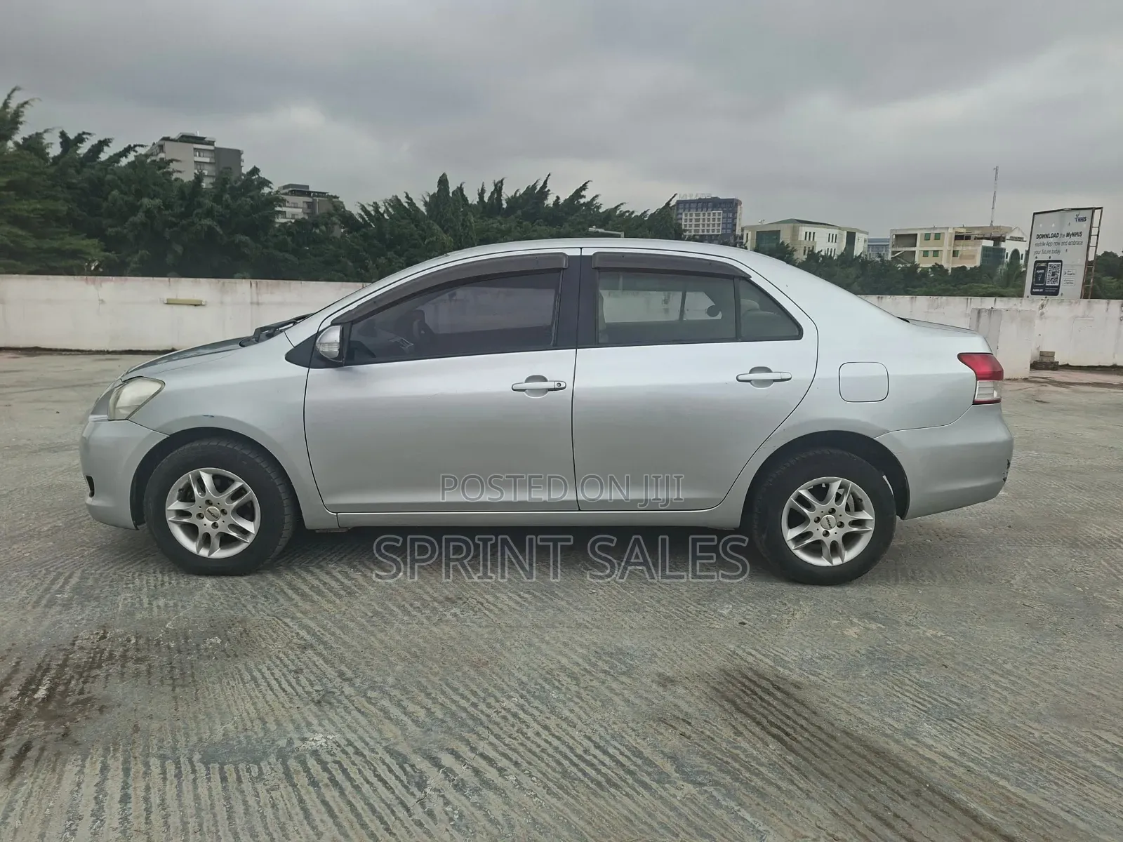 Toyota Belta 2009 Silver