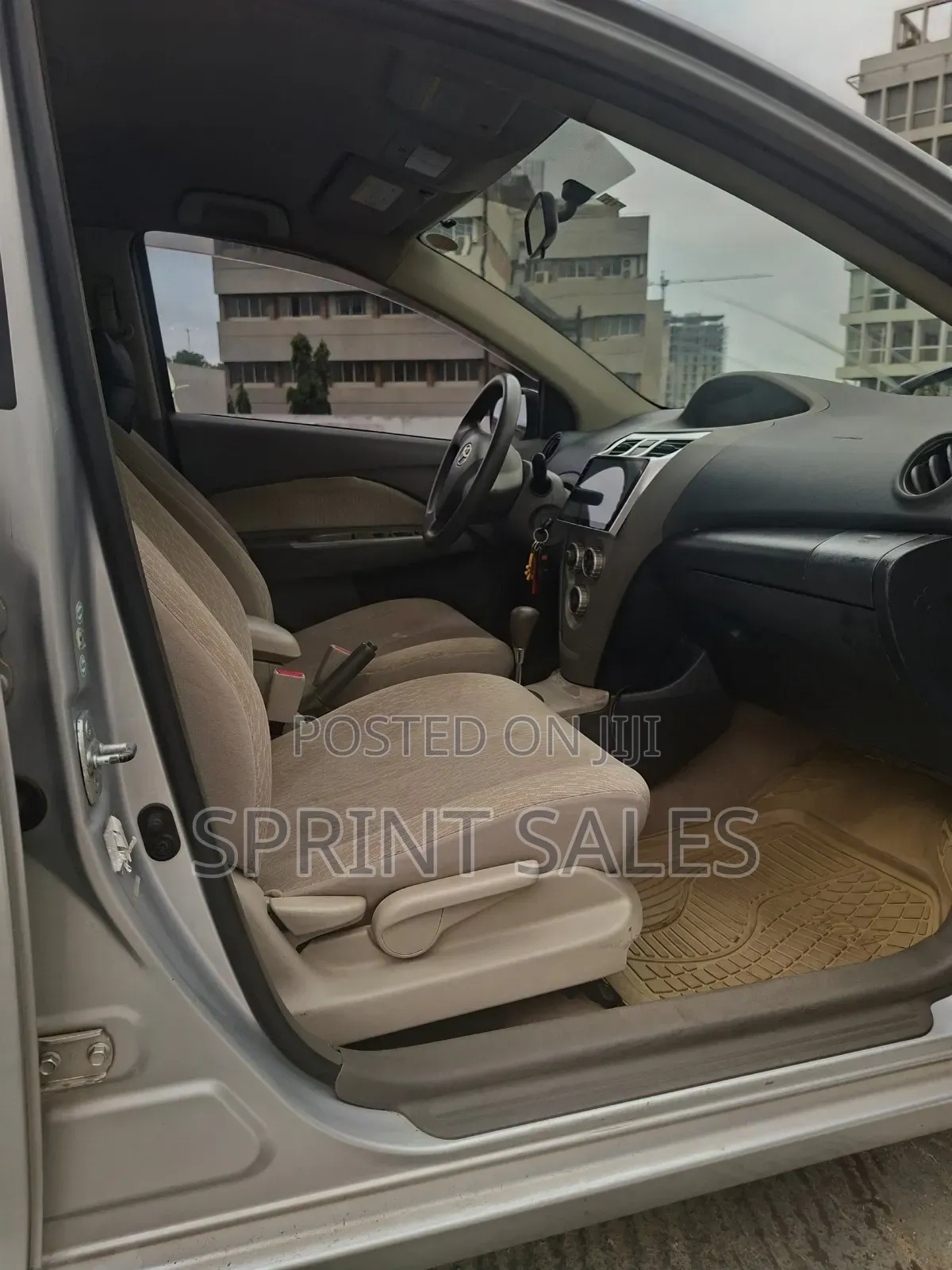 Toyota Belta 2009 Silver