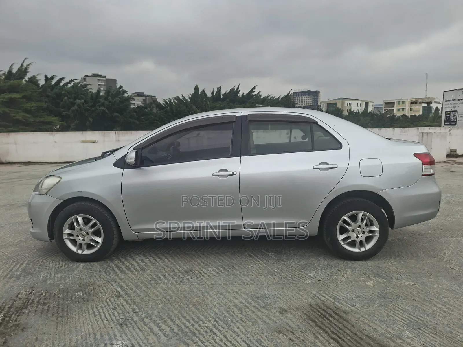 Toyota Belta 2009 Silver