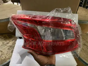 Nissan Sentra 2016 -2019 Tail Light