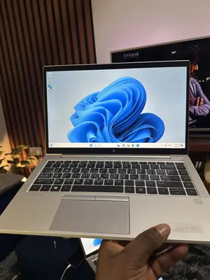Laptop HP EliteBook 845 G7 16GB AMD Ryzen 3 SSD 256GB