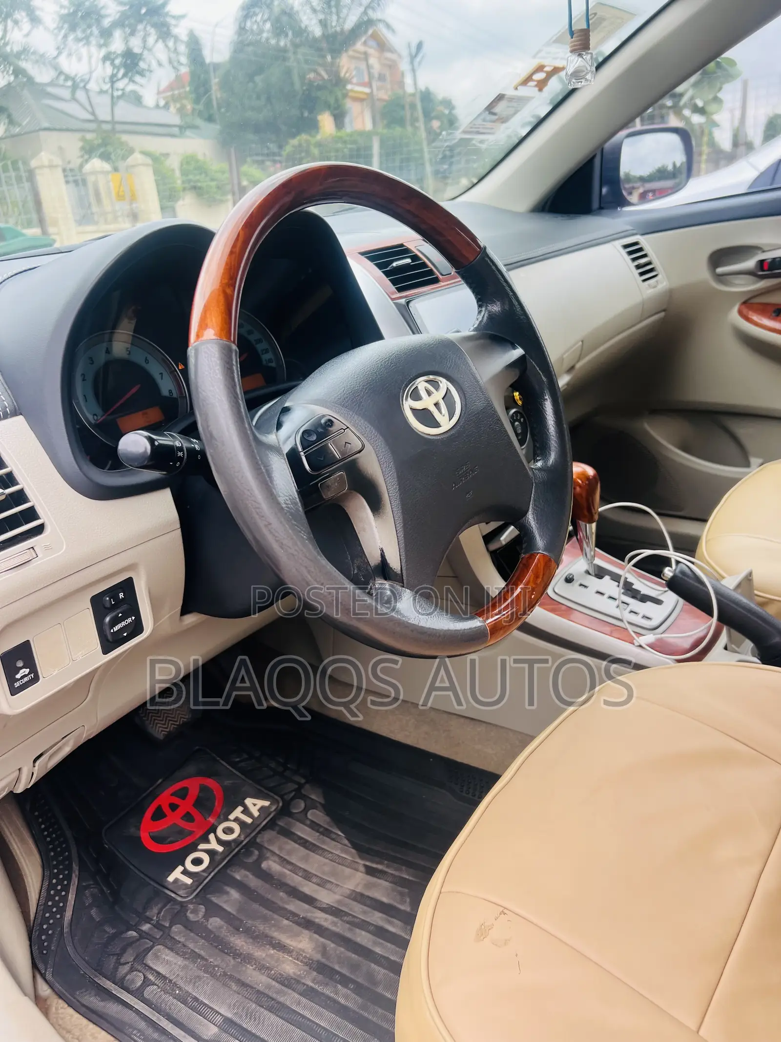 Toyota Corolla 2012 Burgundy