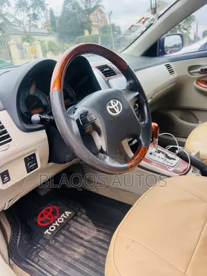 Toyota Corolla 2012 Burgundy
