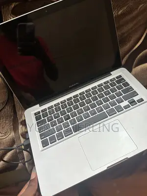 Laptop Apple MacBook Pro 4GB Intel Core i5 SSD 500GB