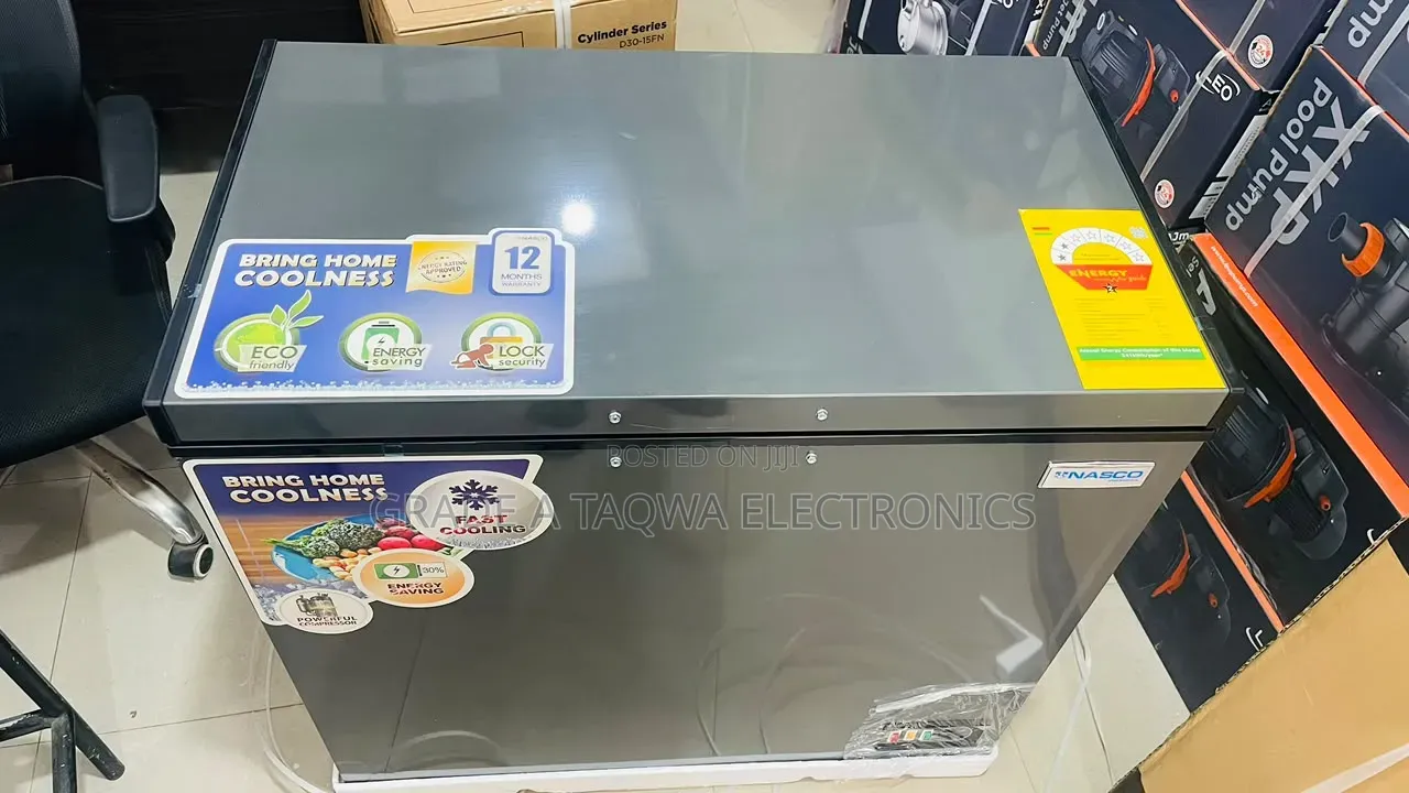 Single-Door Chest Style Nasco 198-Litre Chest Freezer