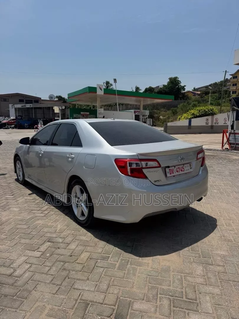 Toyota Camry 2014 Silver