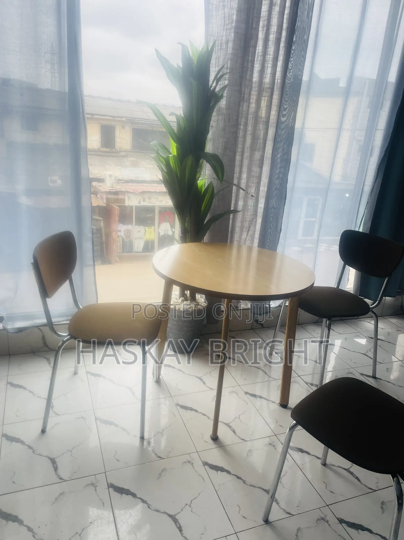 Roadside Commercial Space for Rent at LAPAZ
