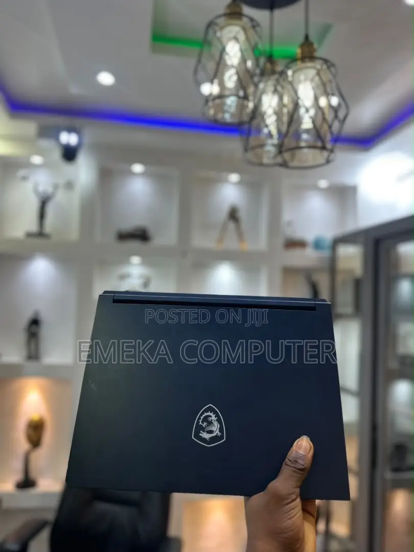 Laptop MSI Stealth 14 Studio A13VF 16GB Intel Core i7 SSD 512GB