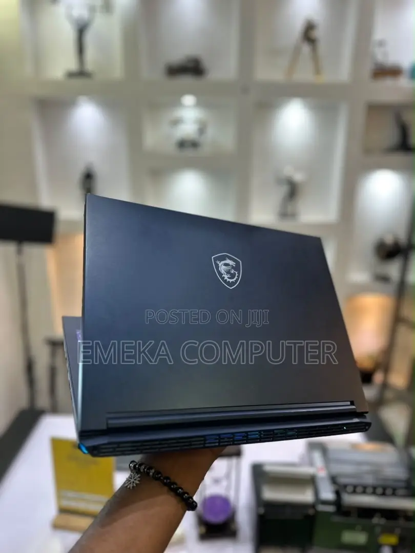 Laptop MSI Stealth 14 Studio A13VF 16GB Intel Core i7 SSD 512GB