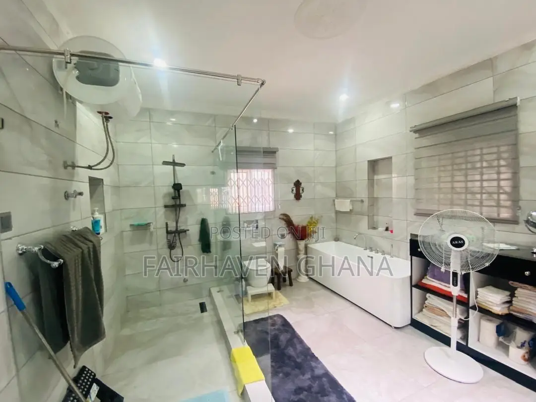 Furnished 4bdrm House in Fairhaven Properties, Dome for sale