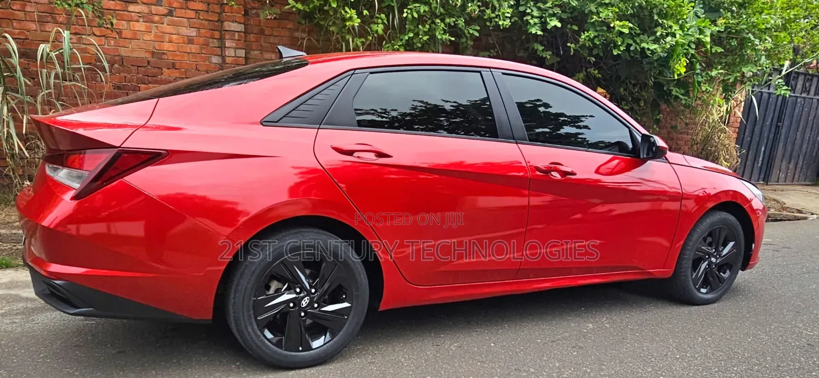 Hyundai Elantra 2022 Red