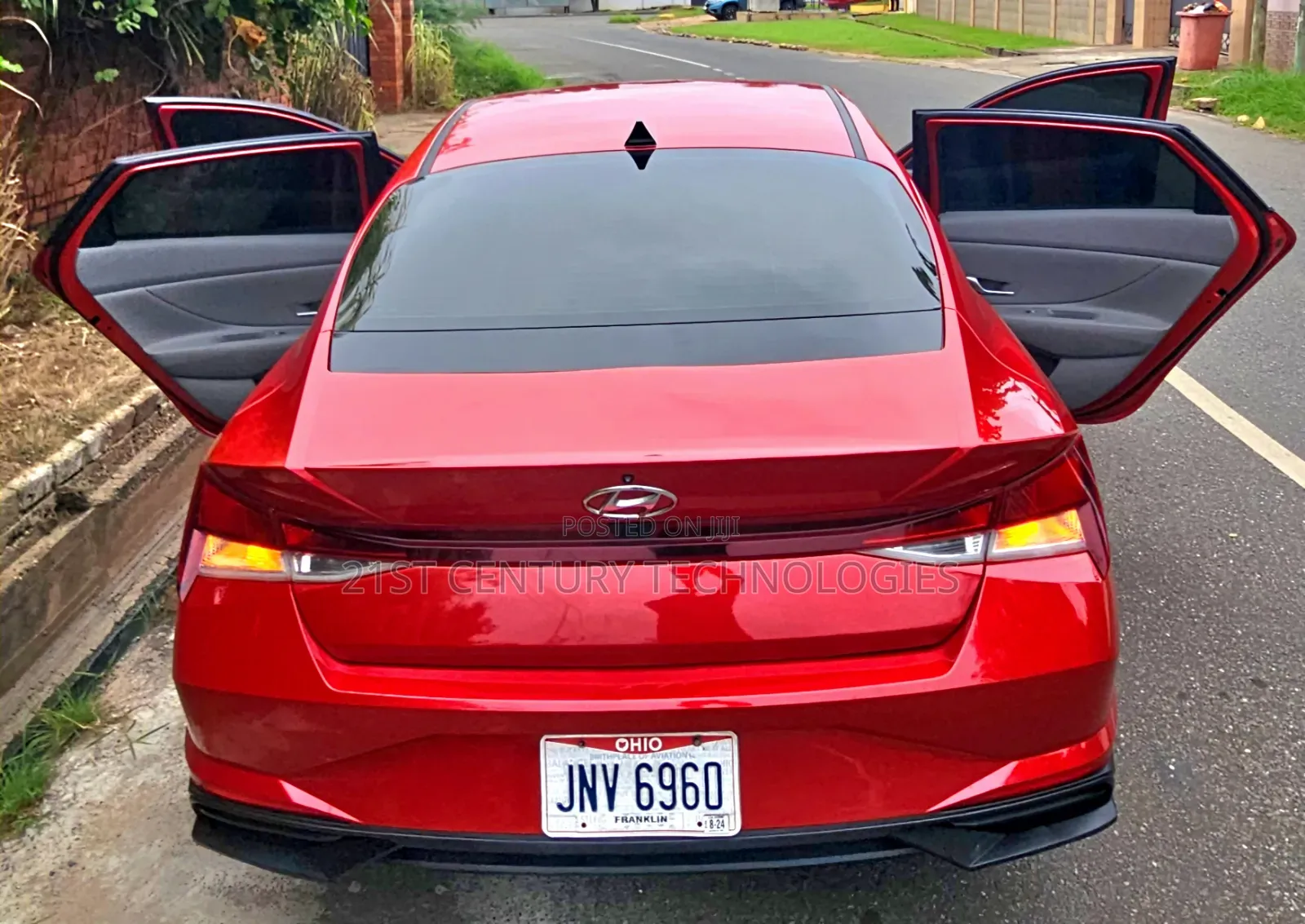 Hyundai Elantra 2022 Red