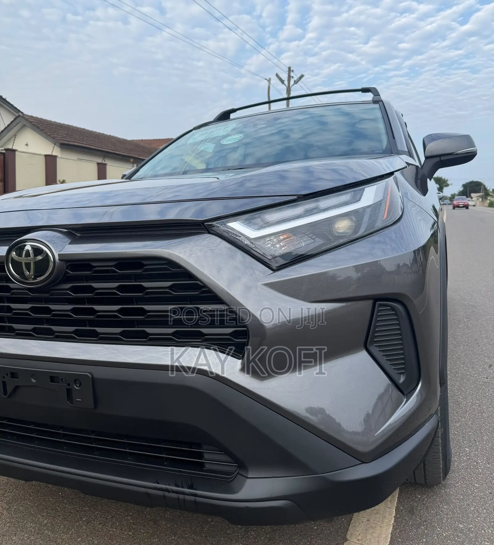Toyota RAV4 XLE 2022 Gray