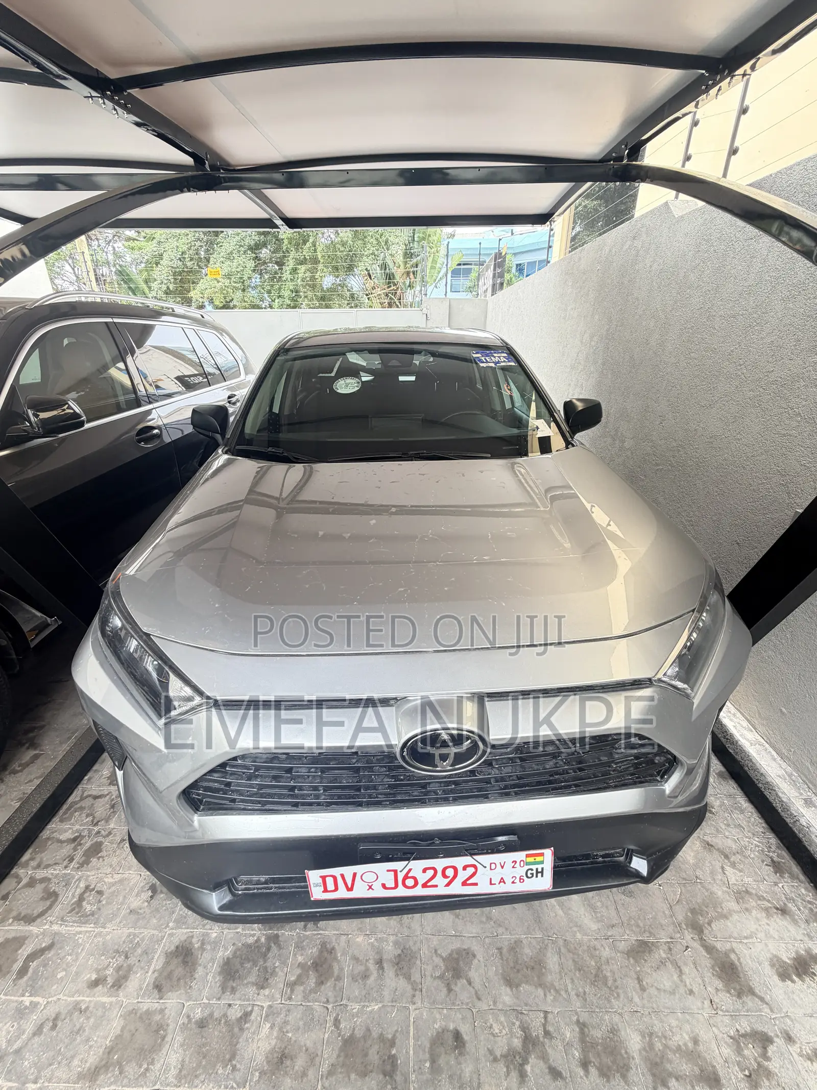 Toyota RAV4 LE 2022 Silver