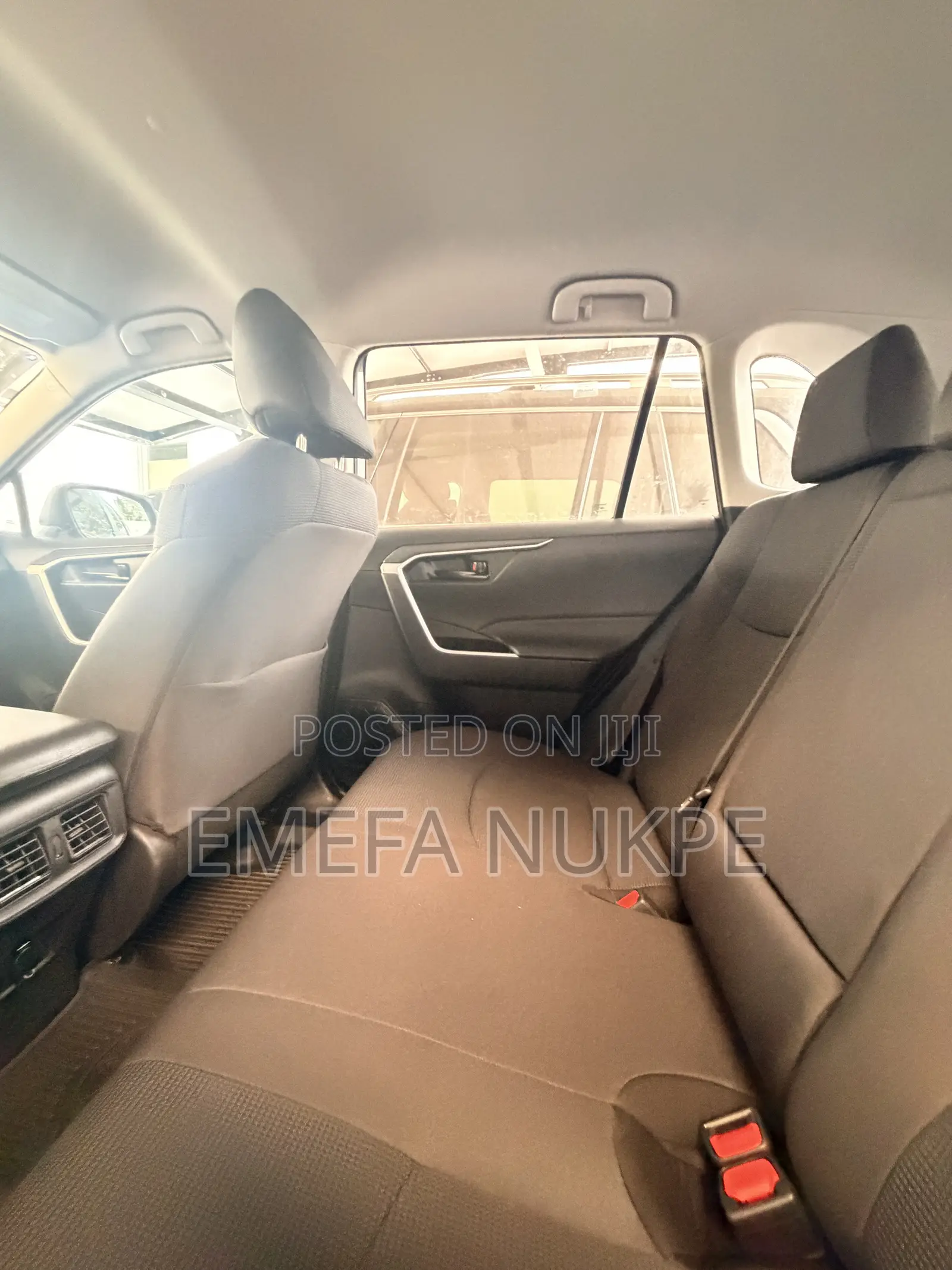 Toyota RAV4 LE 2022 Silver
