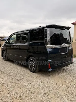 Toyota Voxy ZS Kirameki 2WD 8-Seater 2015