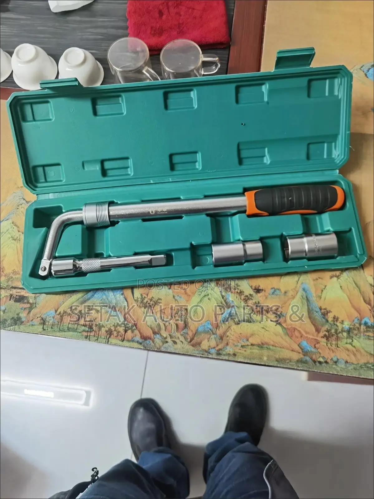 Heavy-Duty Telescopic Wheel Spanner Lug Wrench Set With 6-Gear System