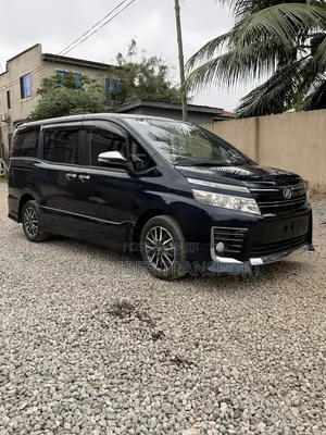 Toyota Voxy ZS Kirameki 2WD 8-Seater 2015