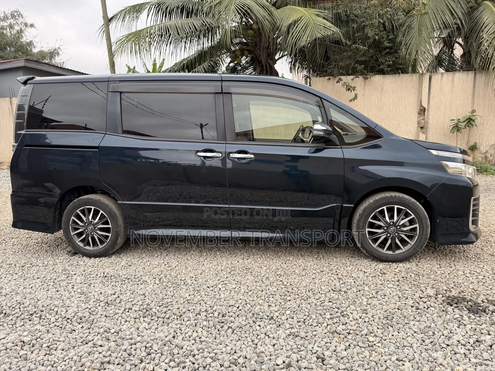 Toyota Voxy ZS Kirameki 2WD 8-Seater 2015