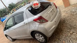 Toyota Vitz 2012 Silver