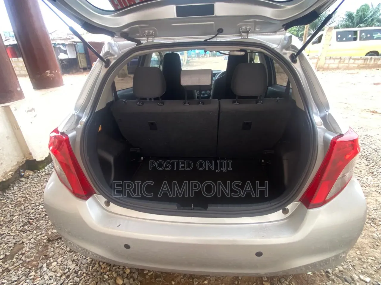 Toyota Vitz 2012 Silver