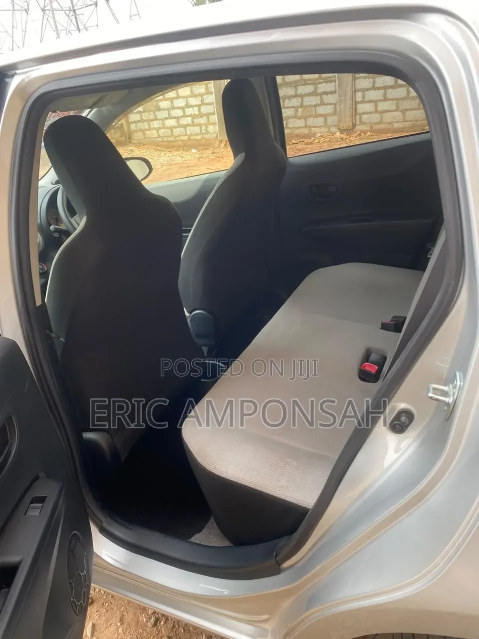 Toyota Vitz 2012 Silver