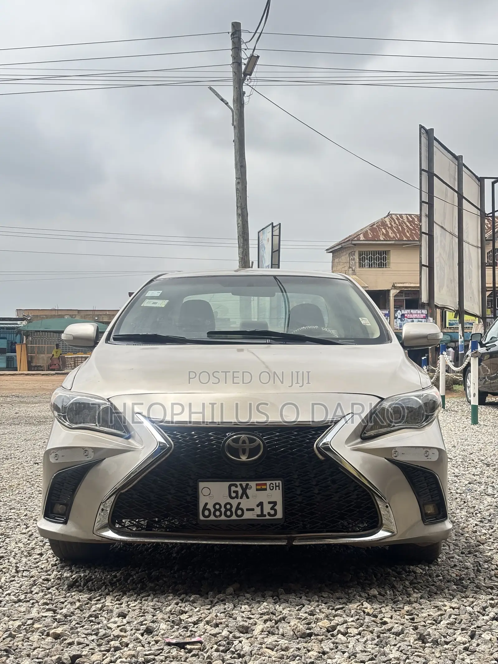 Toyota Corolla LE 4dr Sedan (1.8L 4cyl 4A) 2011 Gold
