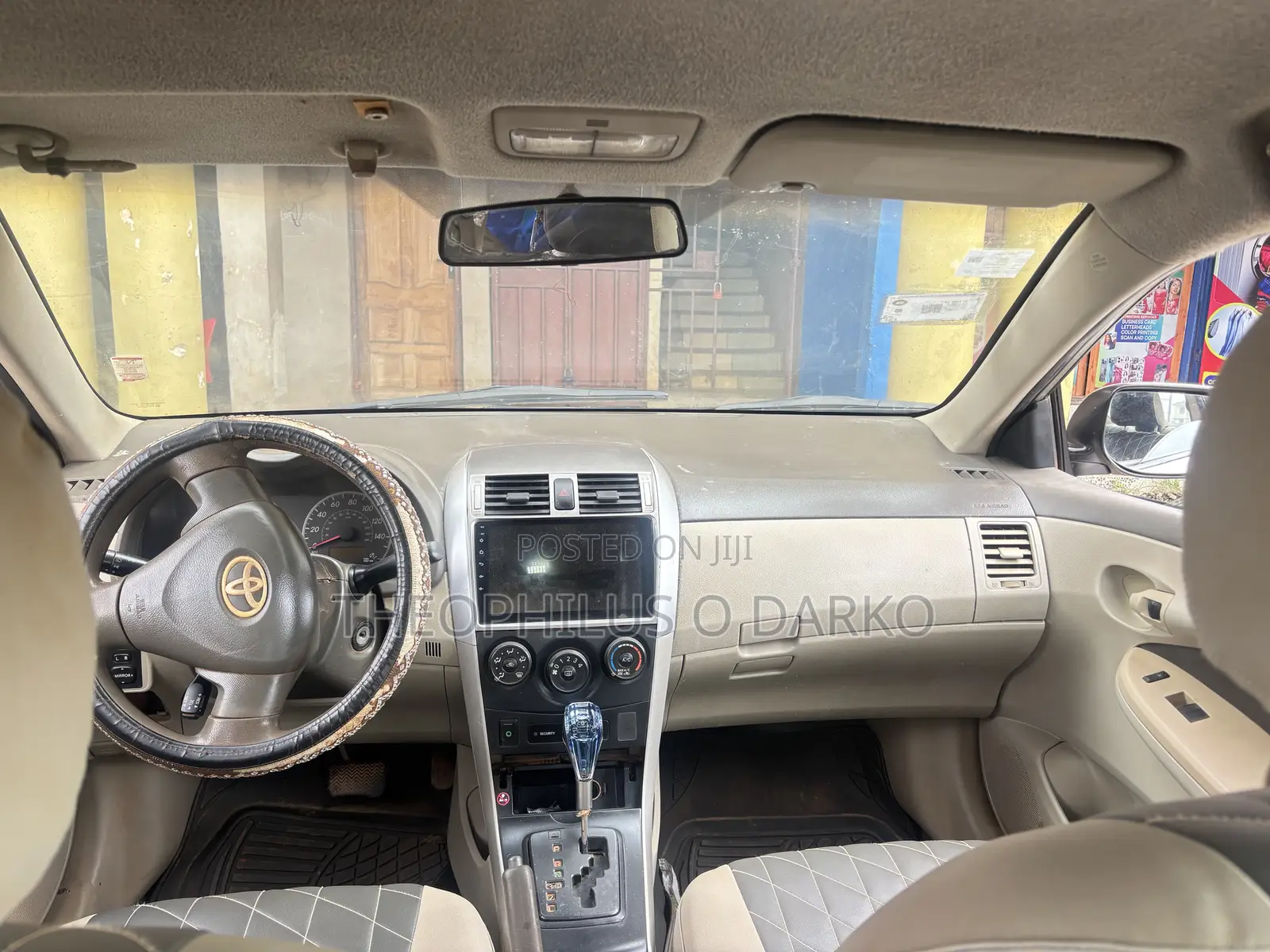 Toyota Corolla LE 4dr Sedan (1.8L 4cyl 4A) 2011 Gold