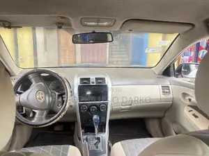 Toyota Corolla LE 4dr Sedan (1.8L 4cyl 4A) 2011 Gold