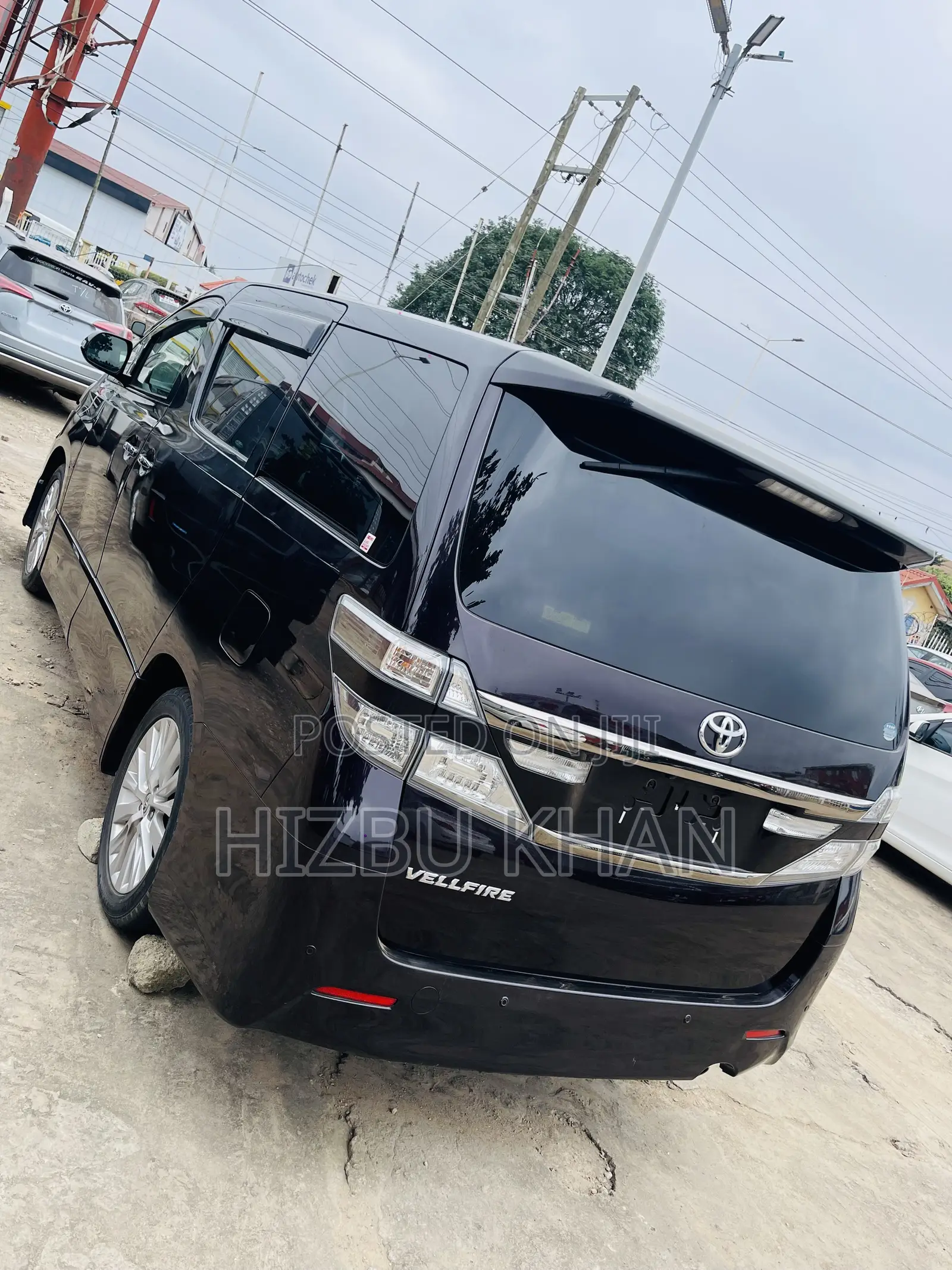 Toyota Vellfire Z 2.4 FWD 7-Seater 2013 Black