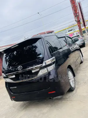 Toyota Vellfire Z 2.4 FWD 7-Seater 2013 Black