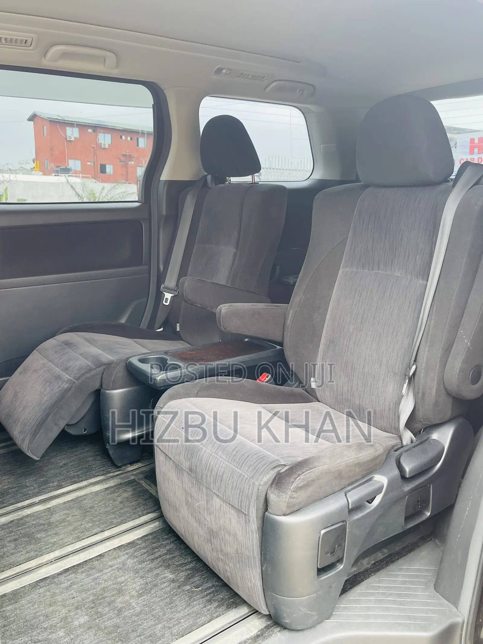 Toyota Vellfire Z 2.4 FWD 7-Seater 2013 Black