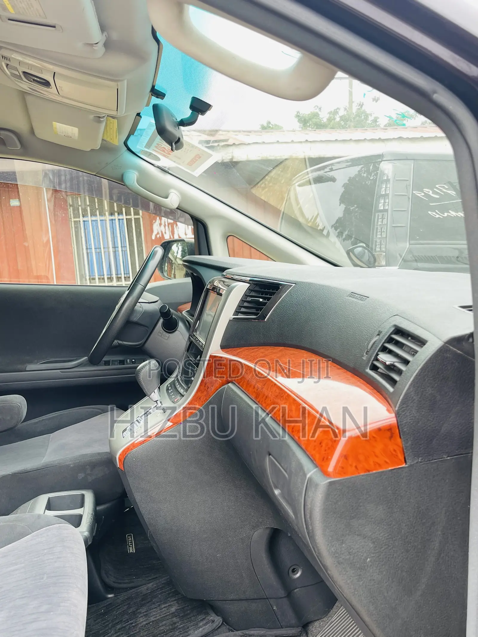 Toyota Vellfire Z 2.4 FWD 7-Seater 2013 Black