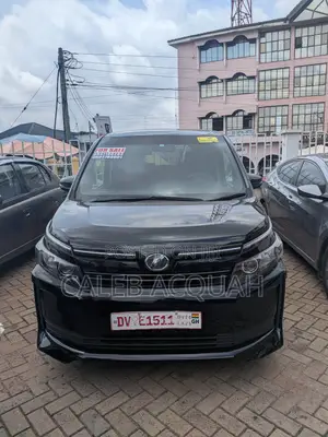 Toyota Voxy 2015 Black