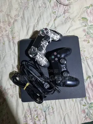 Ps4 Slim 500gb + Games + 2 Controllers