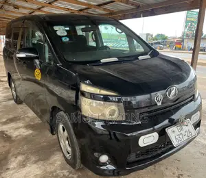 Toyota Voxy V 4WD 7-Seater 2012 Black