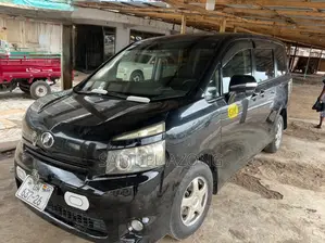 Toyota Voxy V 4WD 7-Seater 2012 Black