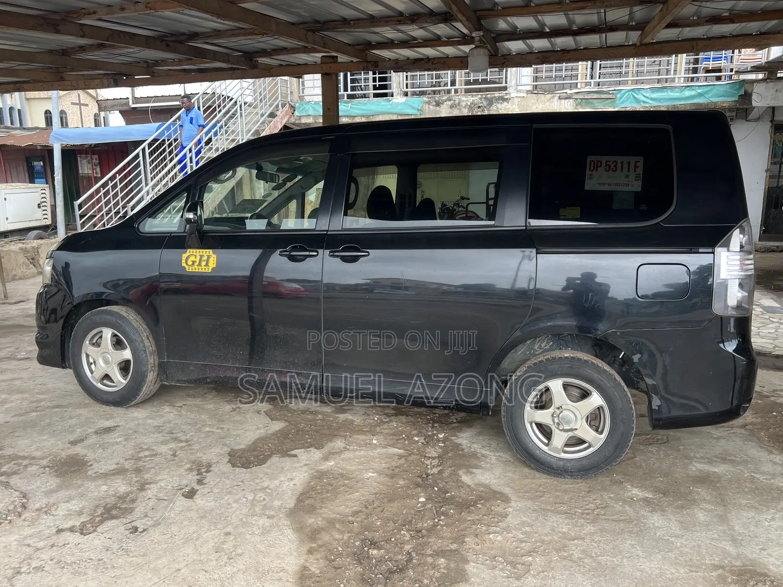 Toyota Voxy V 4WD 7-Seater 2012 Black